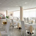 里沃利酒店 酒店