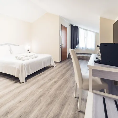 リボリ ホテル 3*