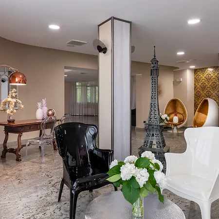 ホテル リボリ ホテル 3*