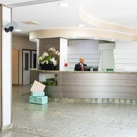 リボリ ホテル 3* リボリ