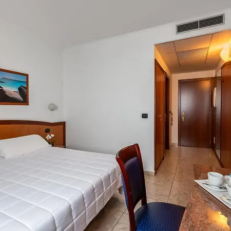 Rivoli Hotel Szálloda